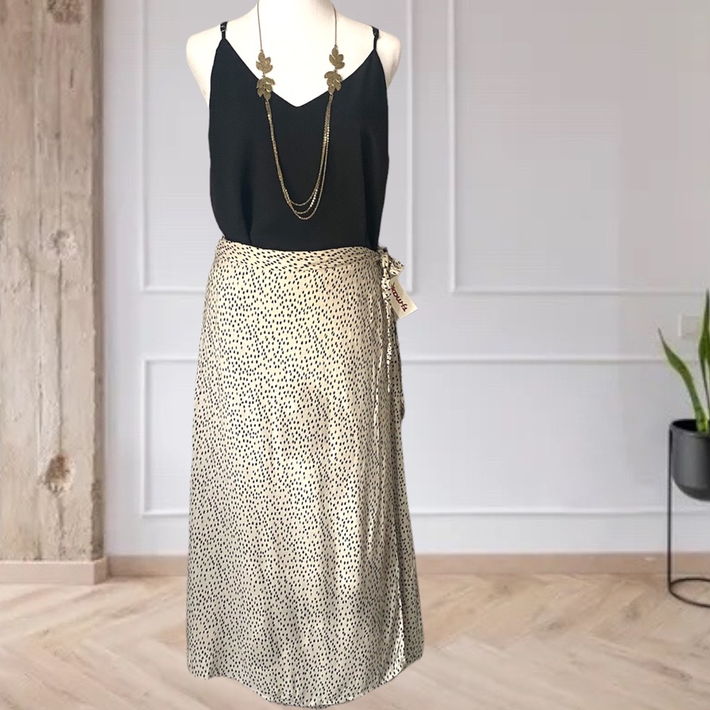 URBAN ROMANTICS | Midi Wrap Skirt